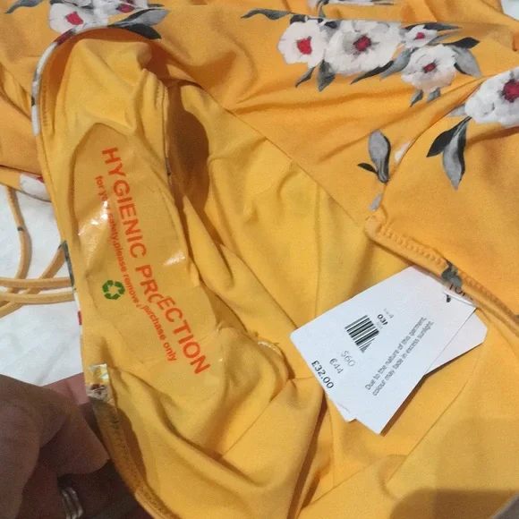 - 🎉2X HP🎉 TOPSHOP POSIE FLORAL ONE PIECE SWIMSUIT! - Picture 6 of 8